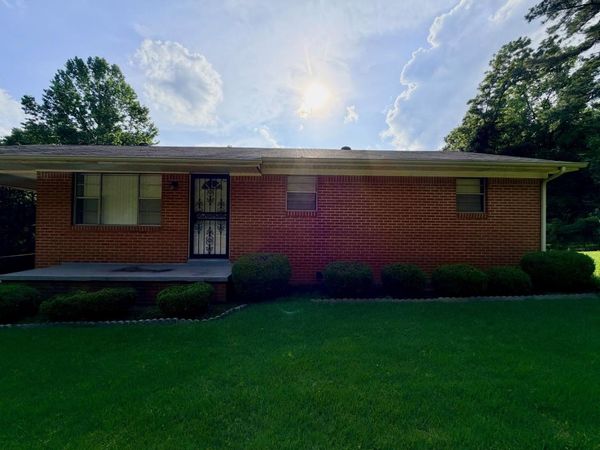 321 PIPKIN RD, Jackson, TN 38305