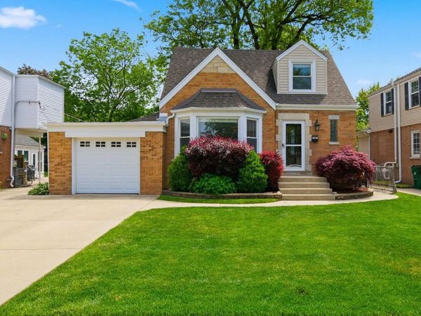 1601 S Ashland Avenue , Park Ridge, IL 60068