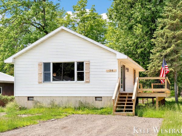 79 Sundago Park Street, Hastings, MI 49058
