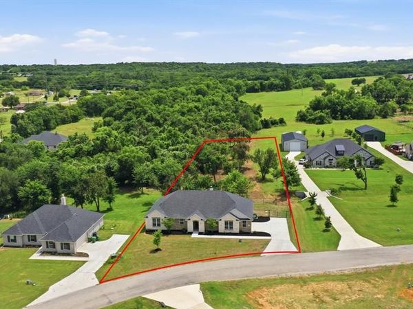 113 Cooper Court, Springtown, TX 76082