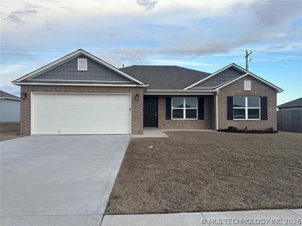 10813 N 101st Court E, Owasso, OK 74055
