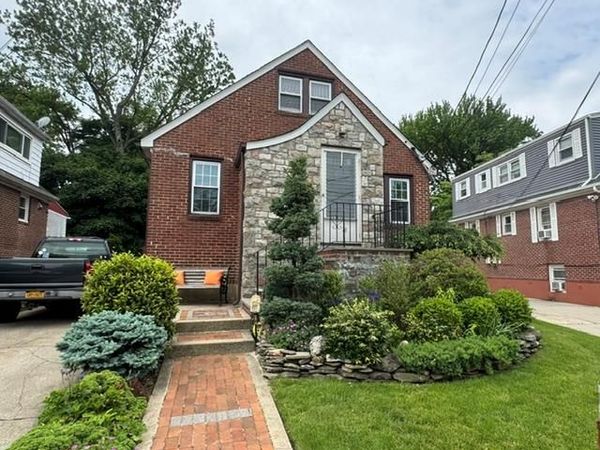 78 Wood Street , Lynbrook, NY 11563