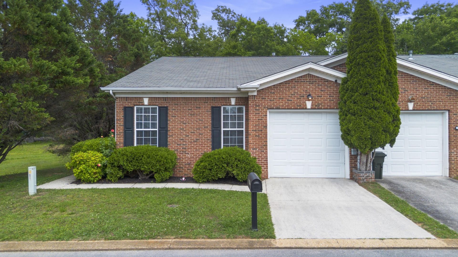 1809 Jackson Square Drive , Hixson, TN 37343 Main Photo