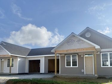 304 Bluegrass Way , Grayson, KY 41143