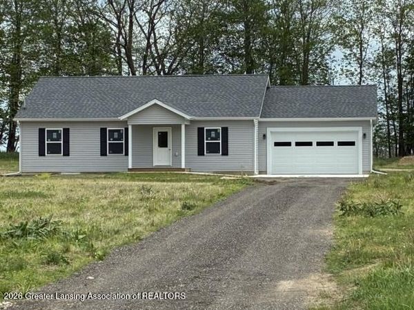 4131 S Birchridge , Charlotte, MI 48813