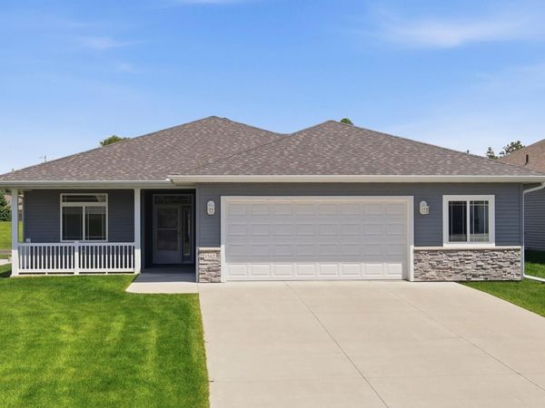 1562 Eagle Ridge Street NE, Owatonna, MN 55060