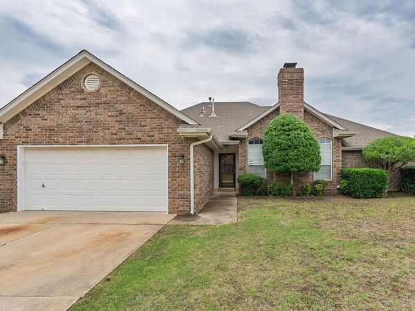 1800 Henson Court, Shawnee, OK 74804