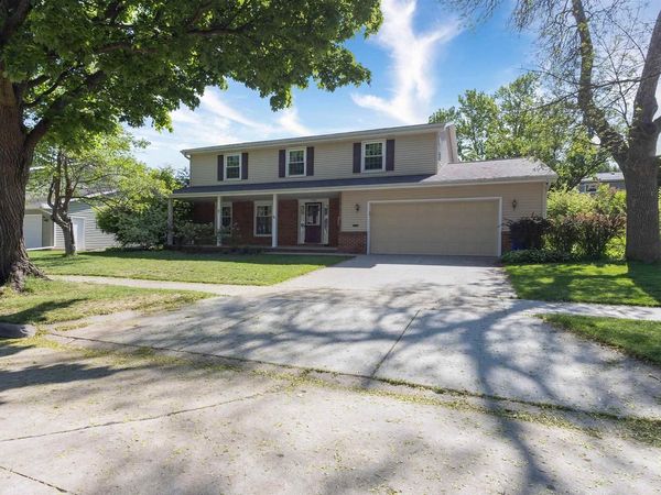 1740 N EUGENE STREET, Appleton, WI 54914