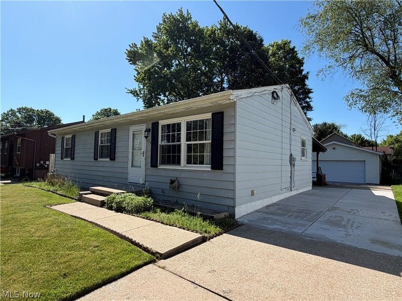 894 Jean Avenue, Akron, OH 44310 Photo 2