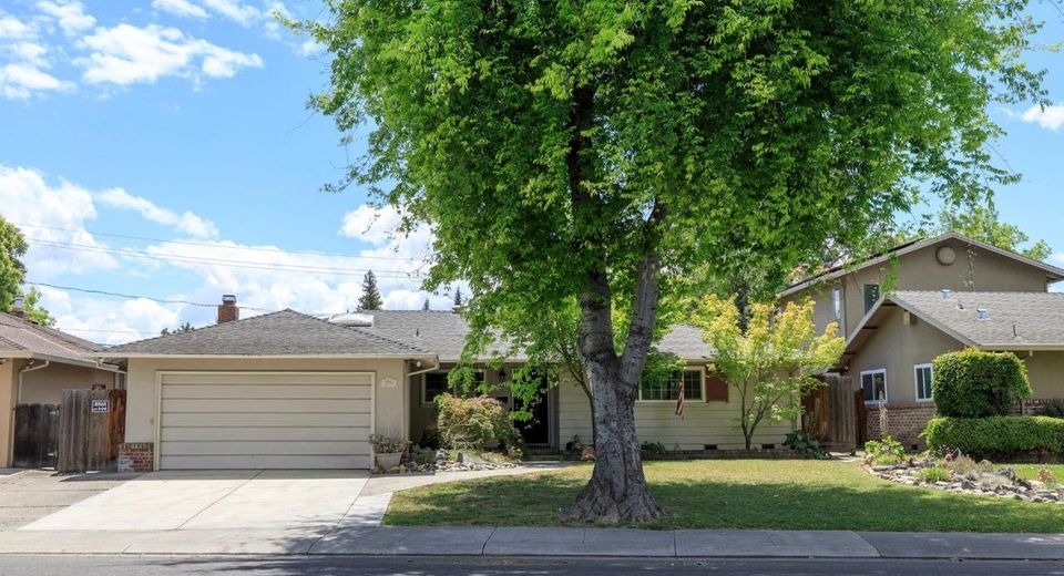2754 W Swain Rd, Stockton, CA 95207 Photo