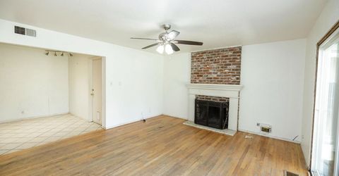 2754 W Swain Rd, Stockton, CA 95207 Photo