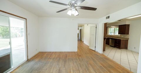 2754 W Swain Rd, Stockton, CA 95207 Photo