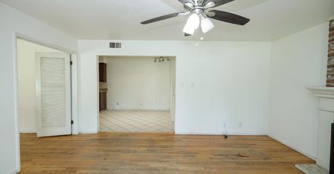 2754 W Swain Rd, Stockton, CA 95207 Photo