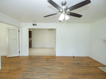 2754 W Swain Rd, Stockton, CA 95207 Photo