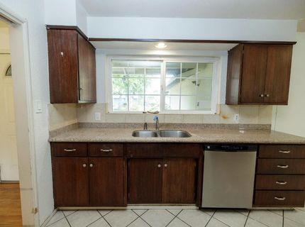 2754 W Swain Rd, Stockton, CA 95207 Photo