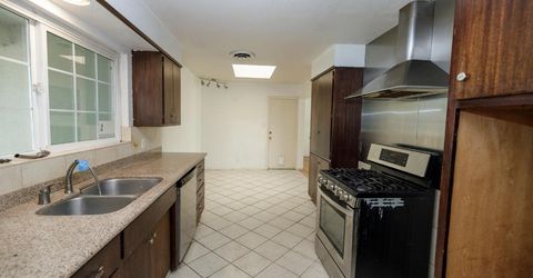 2754 W Swain Rd, Stockton, CA 95207 Photo