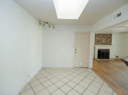 2754 W Swain Rd, Stockton, CA 95207 Photo