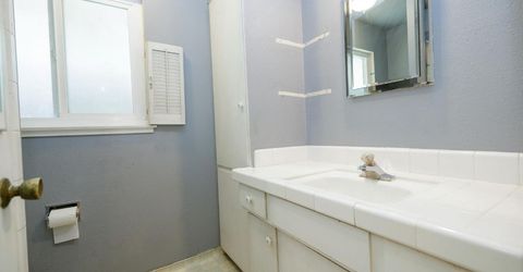 2754 W Swain Rd, Stockton, CA 95207 Photo