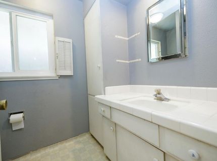2754 W Swain Rd, Stockton, CA 95207 Photo