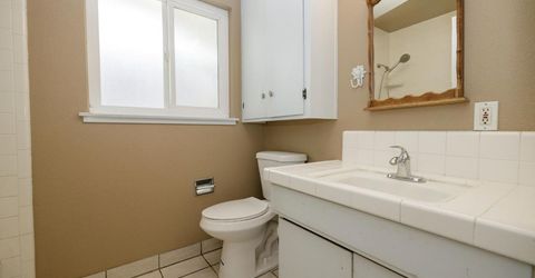 2754 W Swain Rd, Stockton, CA 95207 Photo