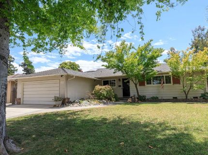 2754 W Swain Rd, Stockton, CA 95207 Photo