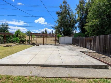 2754 W Swain Rd, Stockton, CA 95207 Photo