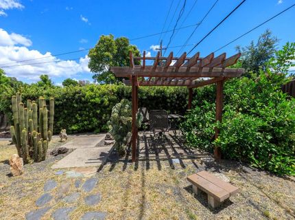 2754 W Swain Rd, Stockton, CA 95207 Photo