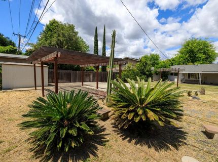 2754 W Swain Rd, Stockton, CA 95207 Photo