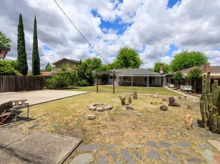 2754 W Swain Rd, Stockton, CA 95207 Photo