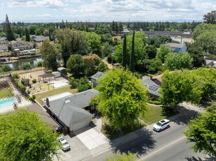 2754 W Swain Rd, Stockton, CA 95207 Photo