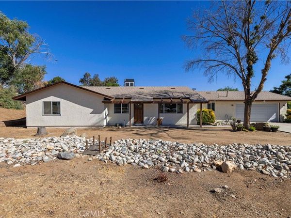 3855 Acton, Acton, CA 93510