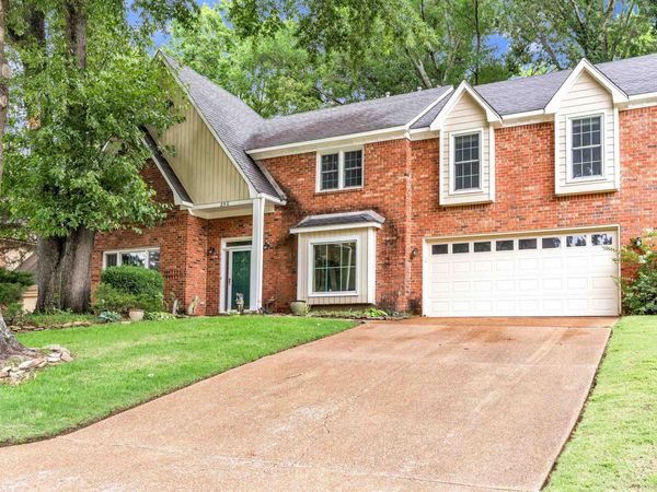 250 LOCUST GROVE DR, Memphis, TN 38018