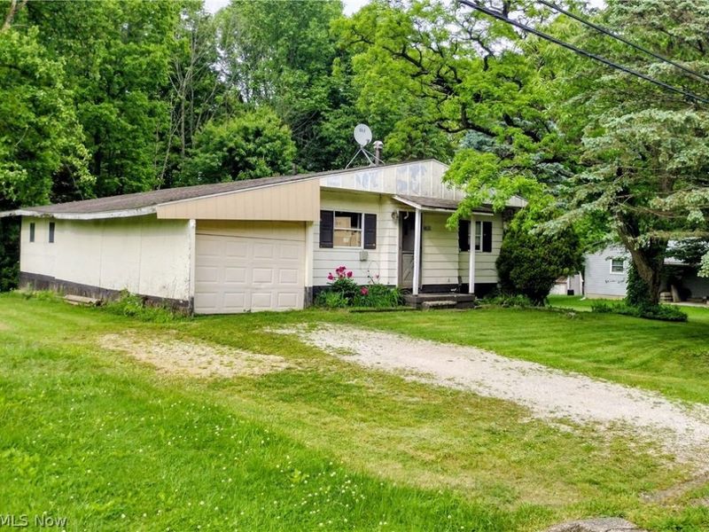 2399 Bonna Drive, Uniontown, OH 44685 Photo 2