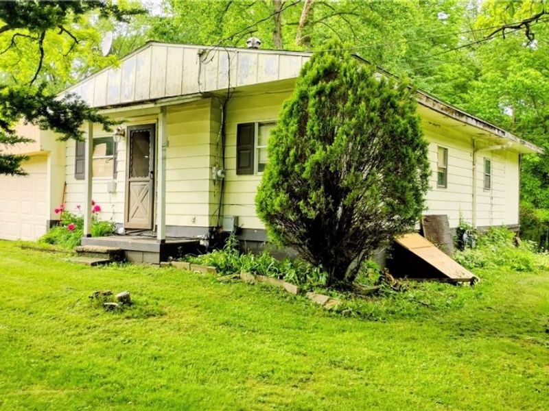 2399 Bonna Drive, Uniontown, OH 44685 Photo 3