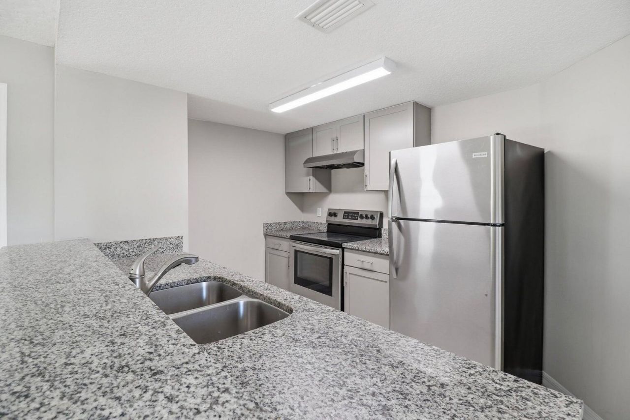 2625 Heathcote Drive, Unit 2647, Fort Pierce, FL 34982 Photo