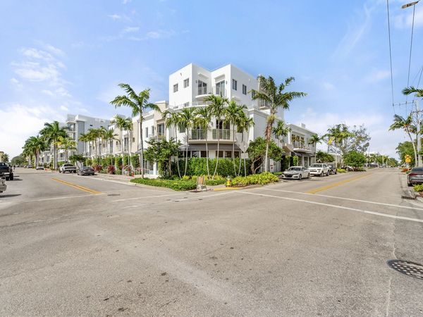 111 SE 2nd Street, Unit 302, Delray Beach, FL 33444