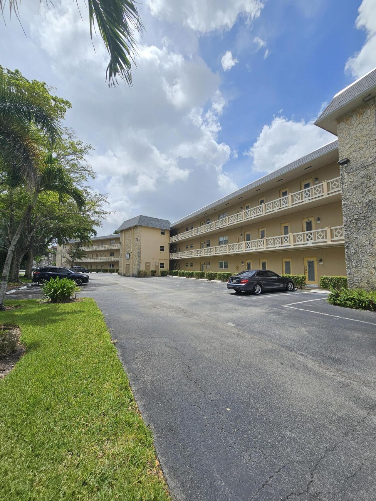5100 NW 35th Street, Unit 104, Lauderdale Lakes, FL 33319 Photo