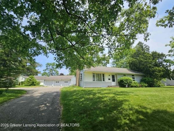 231 Mcarthur River Drive, Eaton Rapids, MI 48827