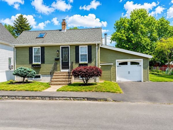 41 Benefit St, Taunton, MA 02780