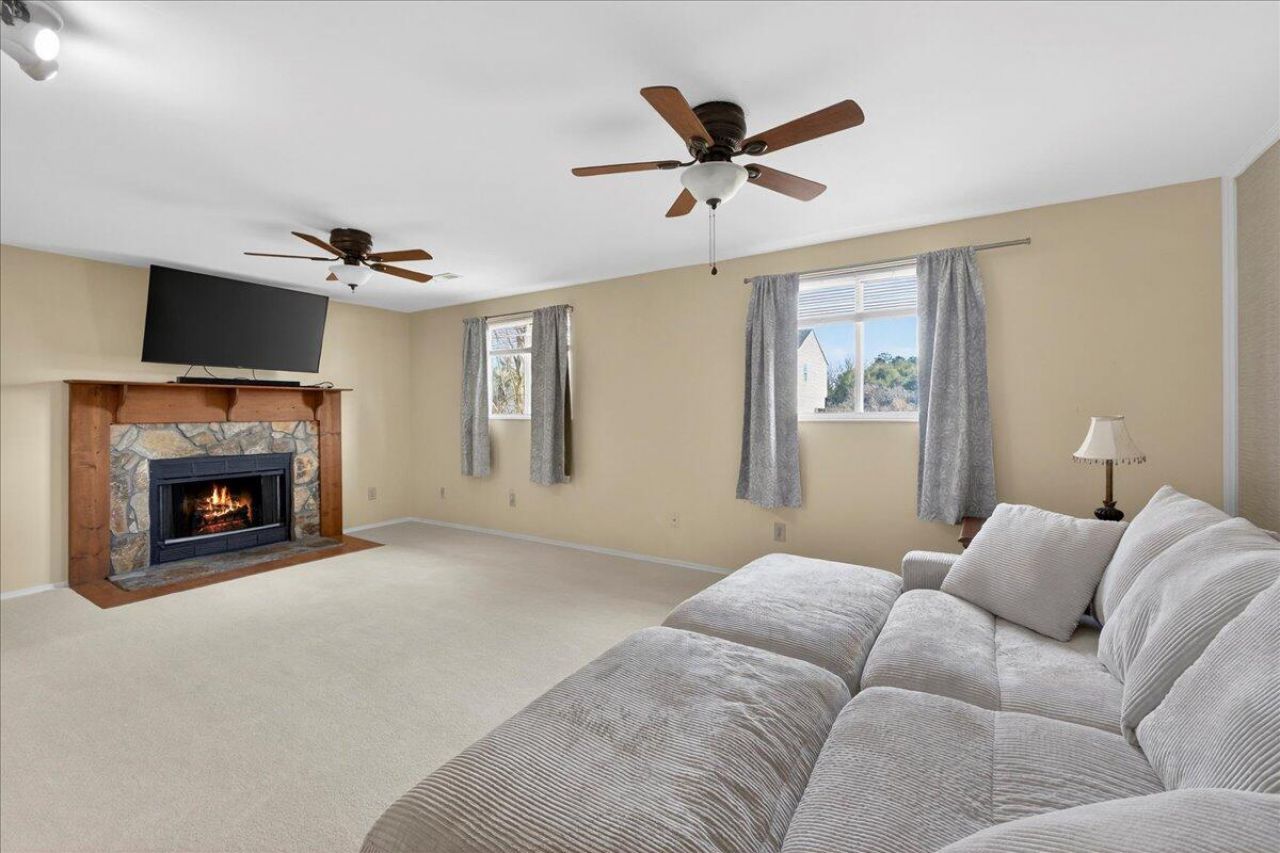 4950 Amberwood Lane Photo 13