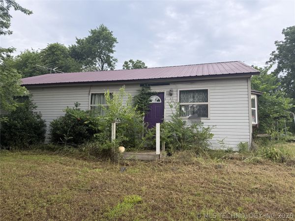 517 E 3rd Street , Okmulgee, OK 74447