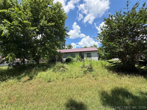 517 E 3rd Street , Okmulgee, OK 74447