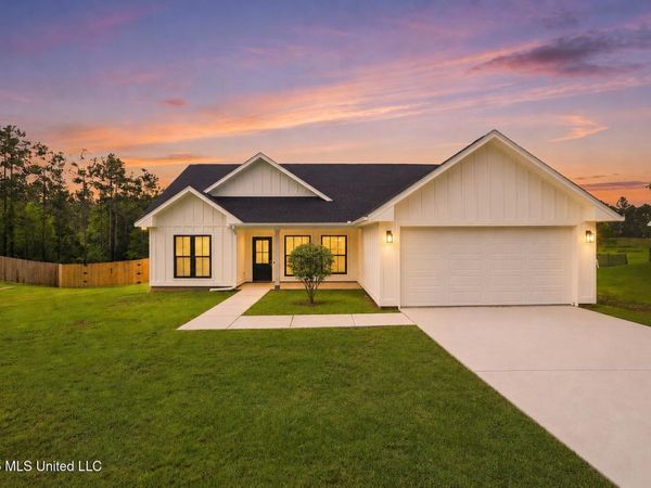 21626 E Edgewood Drive, Saucier, MS 39574