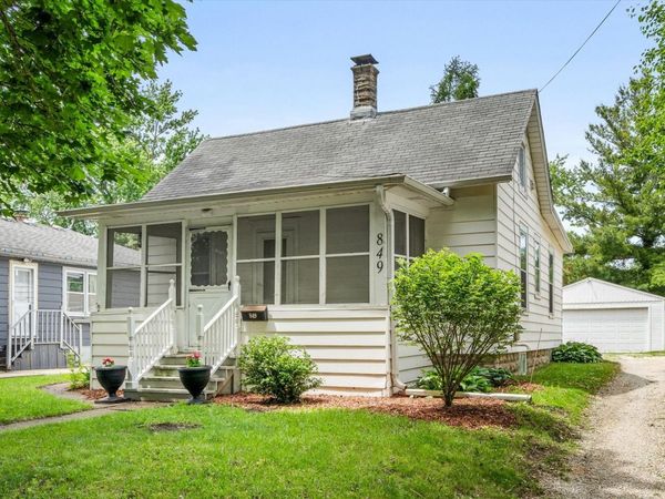849 N 11th Street , DeKalb, IL 60115