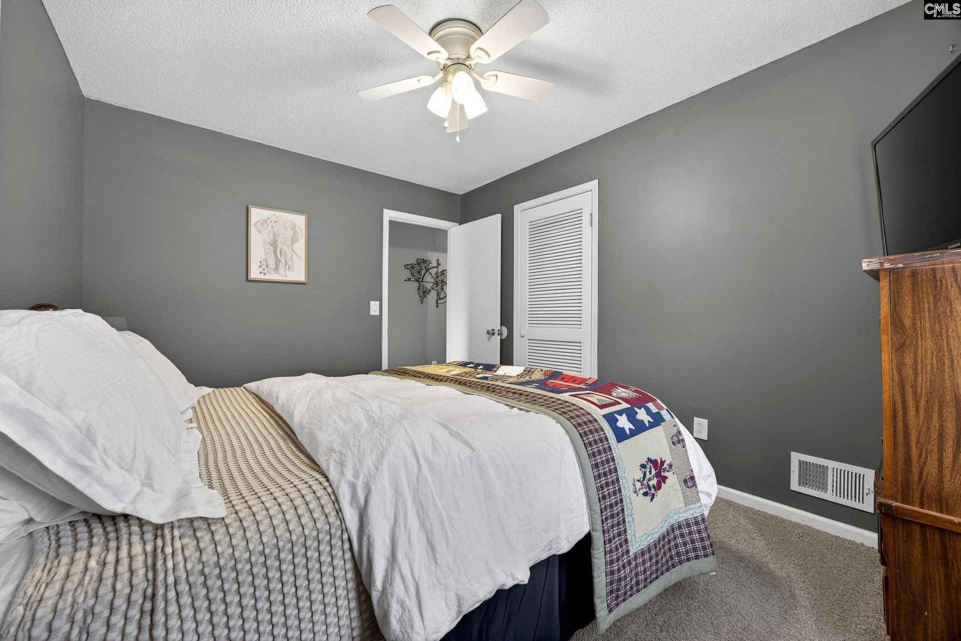 128 New Market Drive  Photo 18