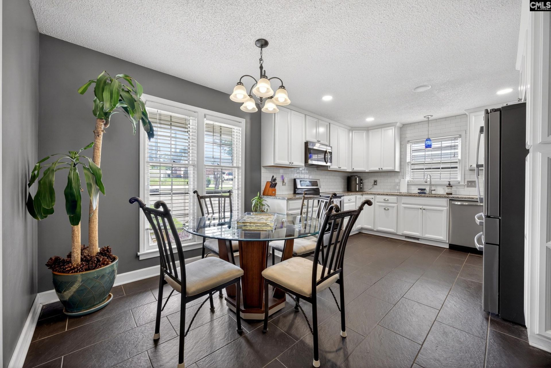 128 New Market Drive  Photo 4