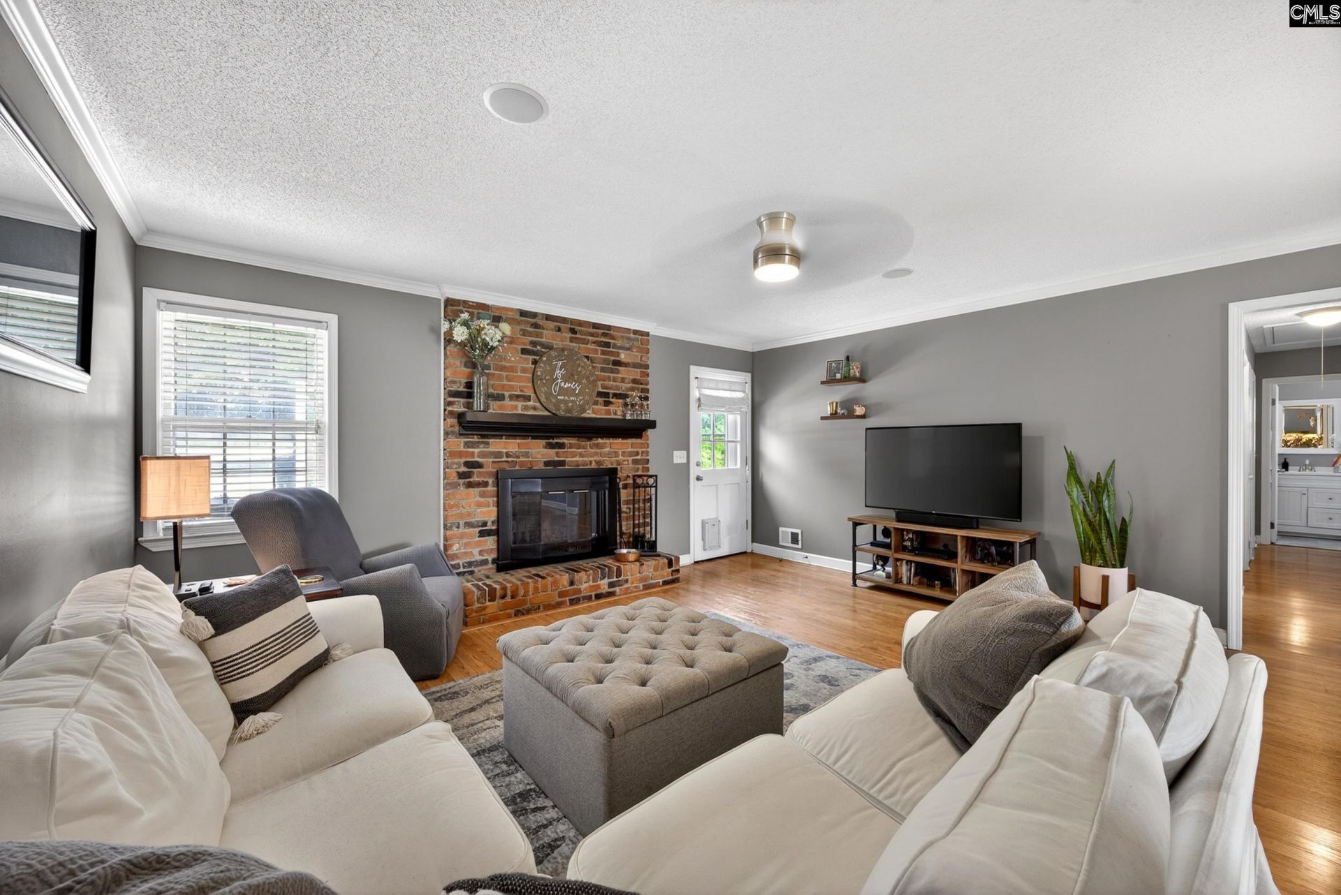 128 New Market Drive  Photo 9