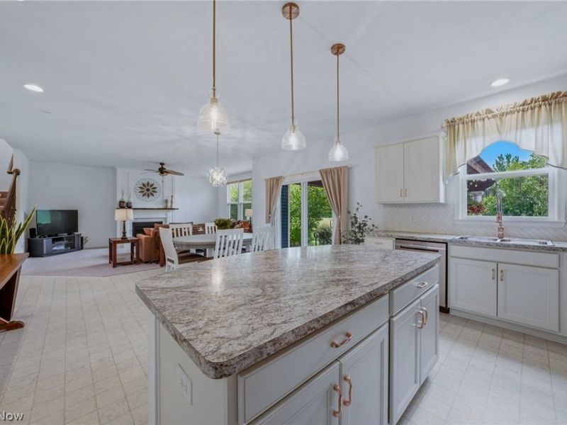 183 Nottingham Way, Wadsworth, OH 44281 Photo 15
