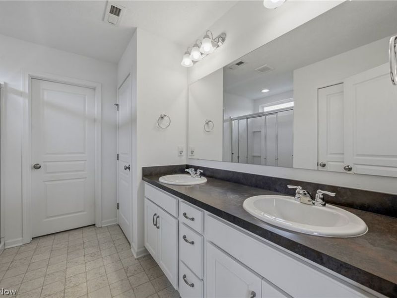 183 Nottingham Way, Wadsworth, OH 44281 Photo 23