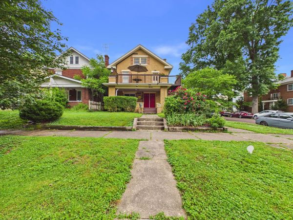 834 11th Avenue, Huntington, WV 25701